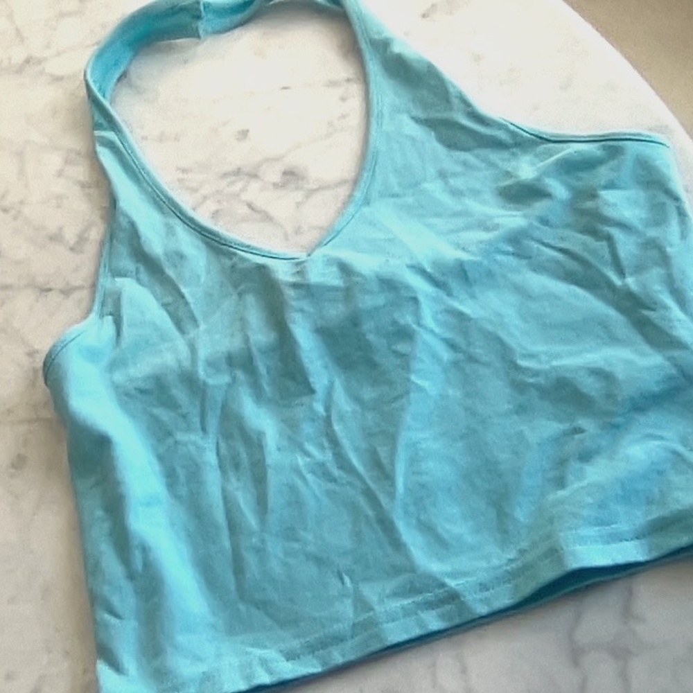 15$ Light blue V-neck halter top in US Small